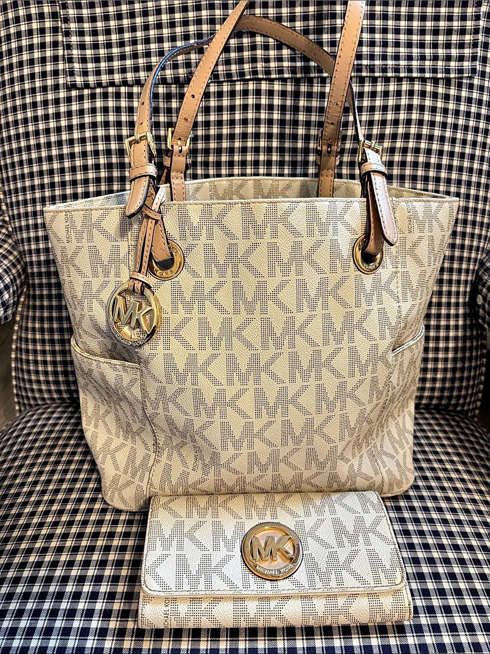 Michael Michael Kors Jet Set Travel Medium Logo Pocket Tote Bag White & Brown wi